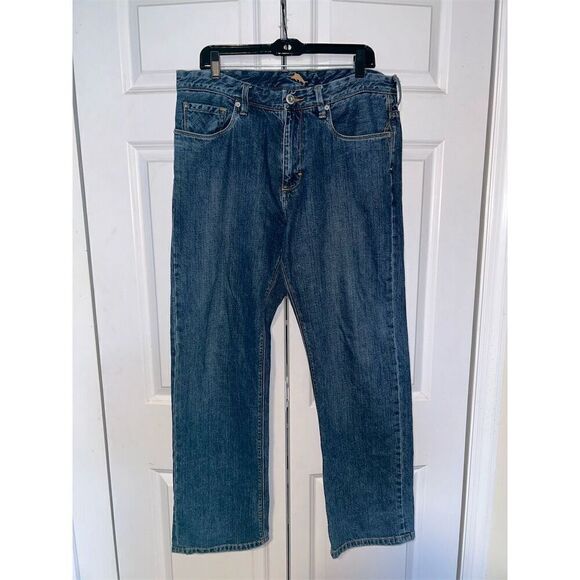 Tommy Bahama Men's Relaxed Fit Straight Jeans Blue Size 36x30 - Picture 1 of 8